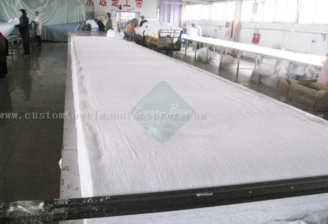 China Custom White cleaning cloths towels producer Bulk White Hotel Towel Cloth Supplier